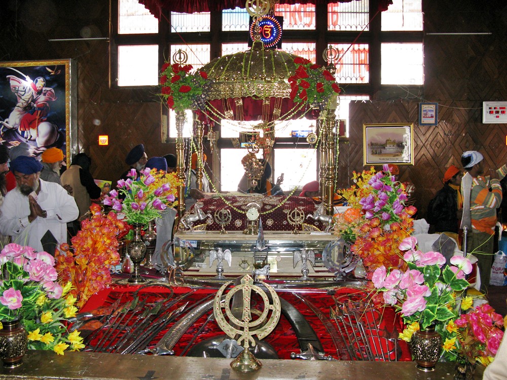 inside hemkund sahib