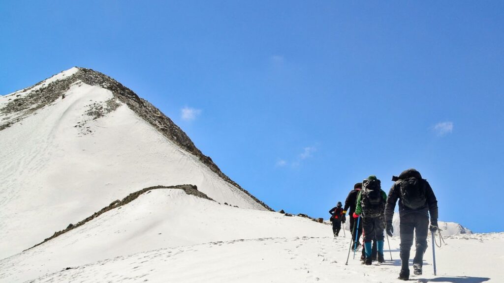 Auden Col Trek