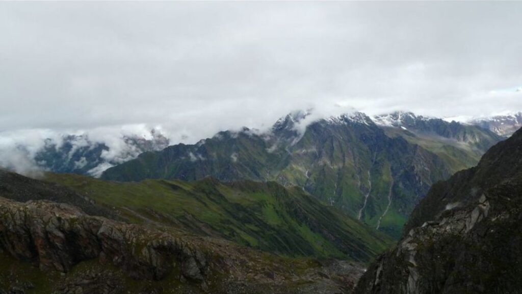 Auden Col